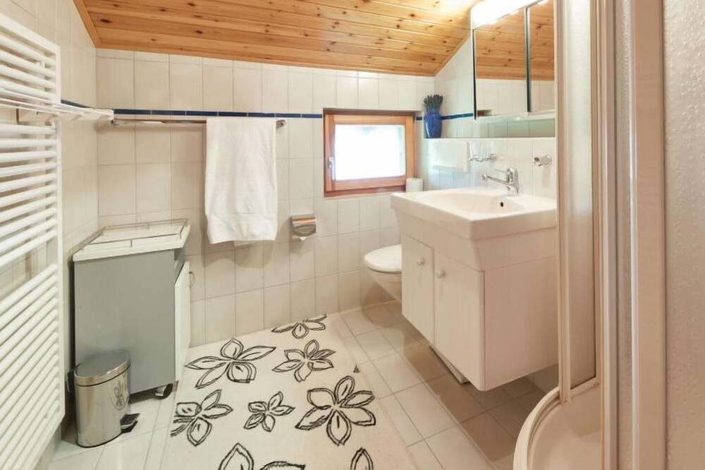 Photo of Bathroom in Vex