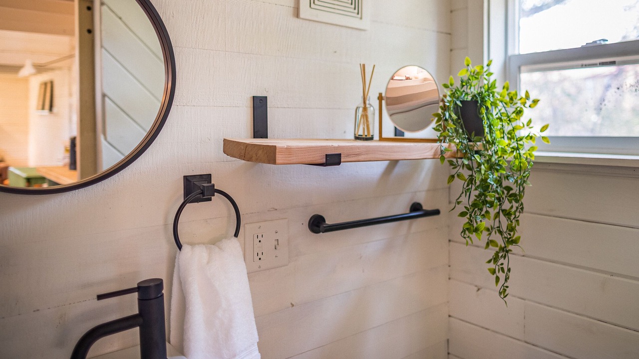 Photo of Bathroom in Helena West Side