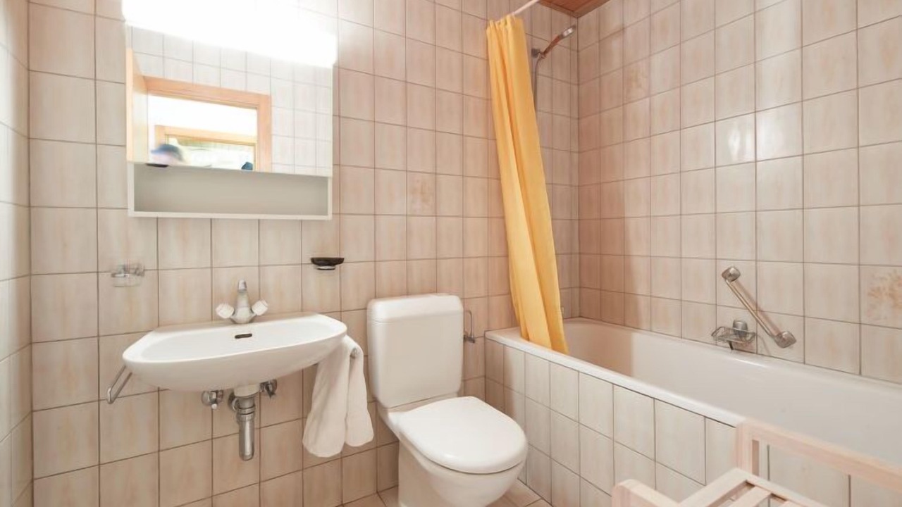 Photo of Bathroom in Vex