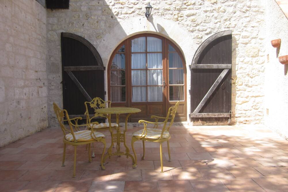 Photo of Patio Balcony in Belveze