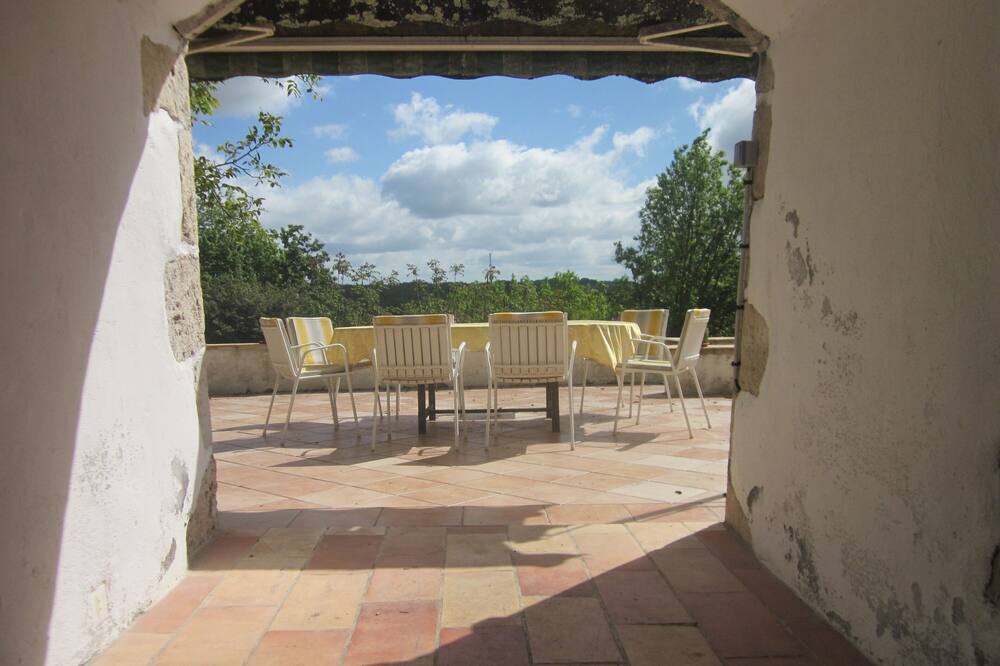 Photo of Patio Balcony in Belveze