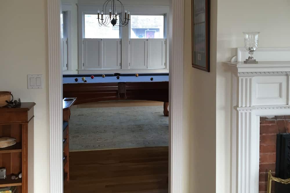 Photo of Livingroom in Easton's Point