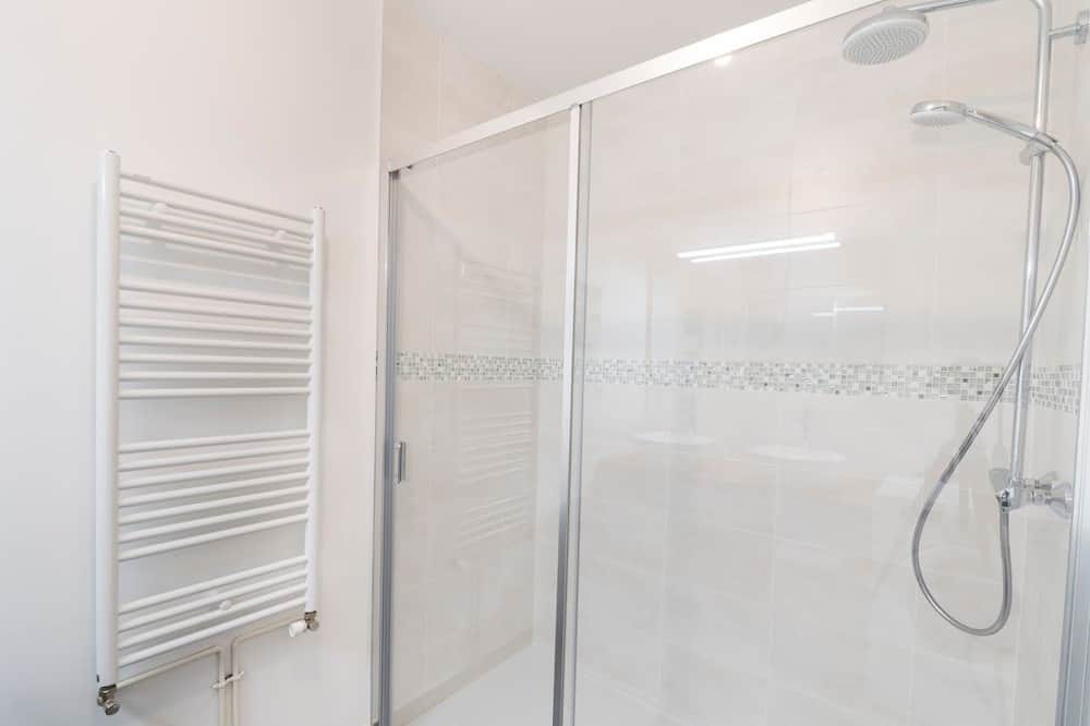 Photo of Bathroom in Betton