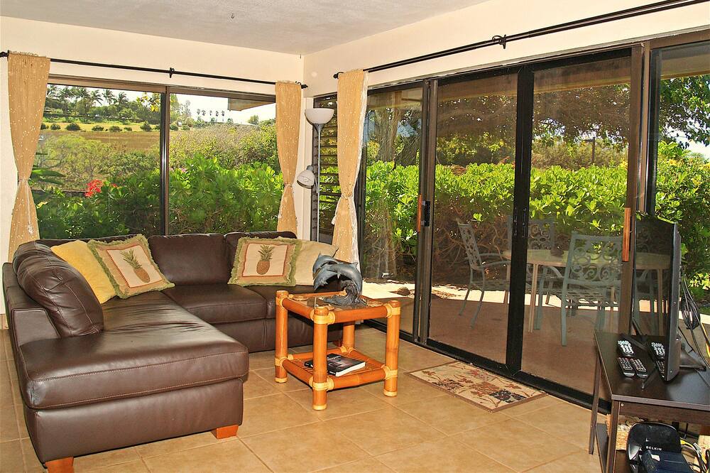 Photo of Livingroom in Maunaloa