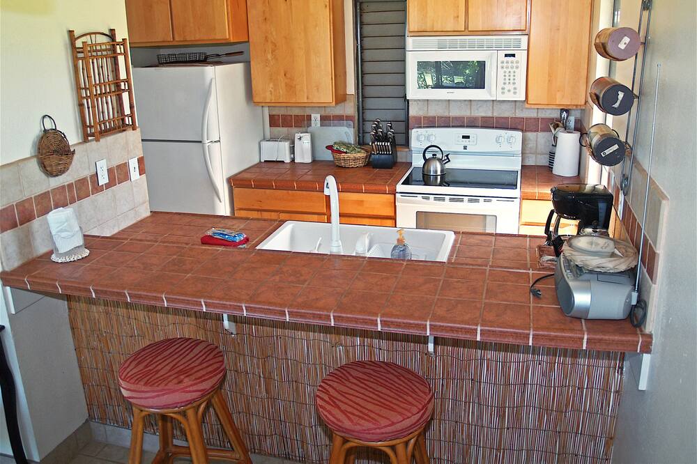 Photo of Kitchen in Maunaloa