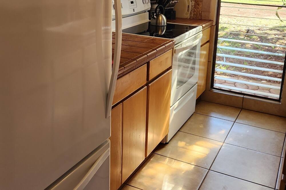 Photo of Kitchen in Maunaloa
