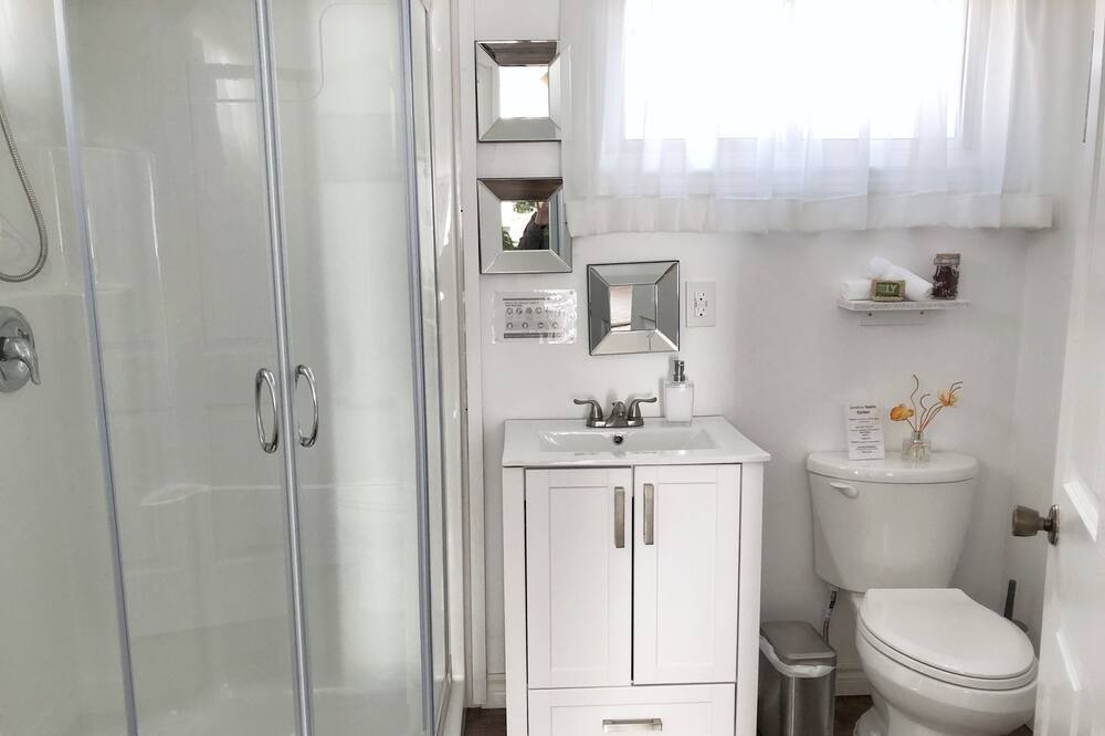 Photo of Bathroom in Port Franks