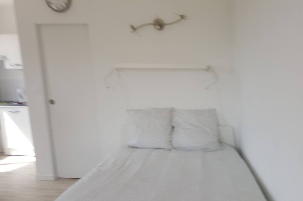Photo of Bedroom in Chateauneuf-du-Pape