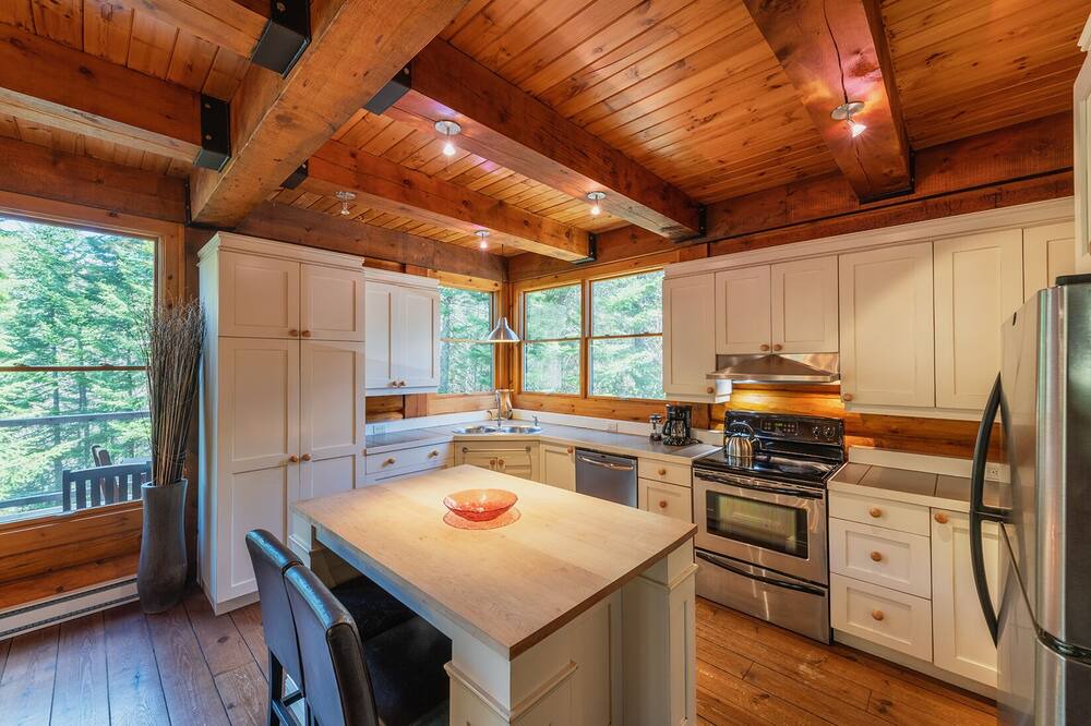 Photo of Kitchen in Lac Superieur Village