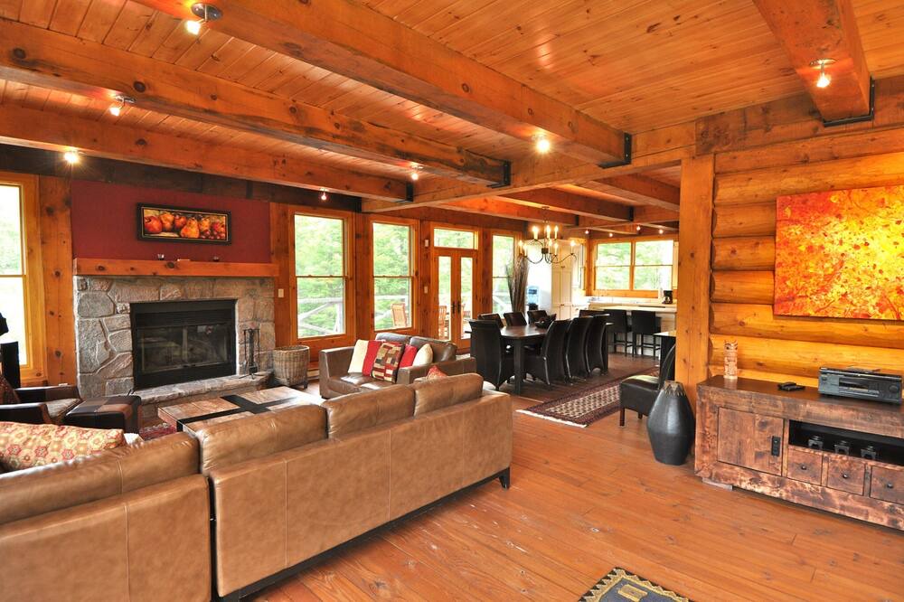 Photo of Livingroom in Lac Superieur Village