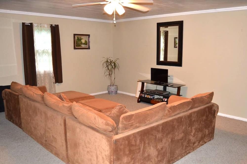 Photo of Livingroom in Capron