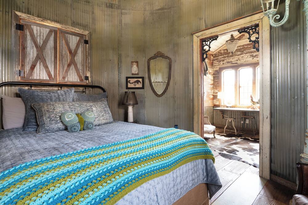 Photo of Bedroom in La Grange