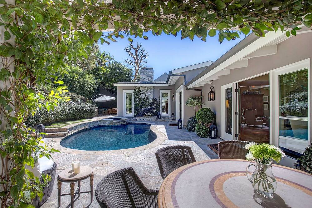 Photo of Bedroom in Beverly Glen