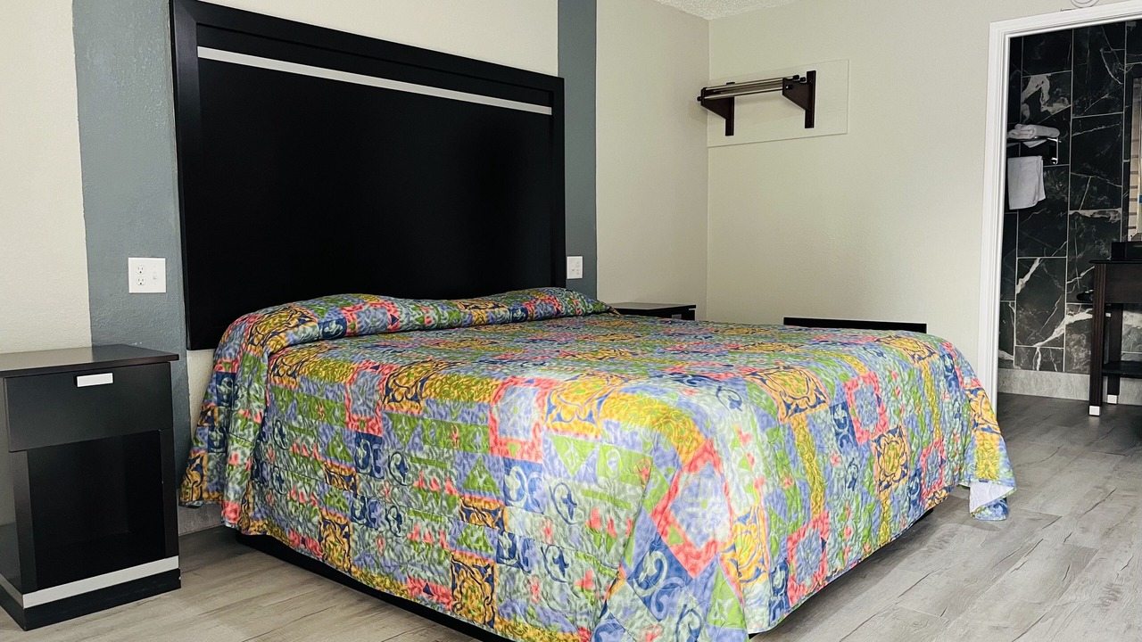 Photo of Bedroom in Bay City