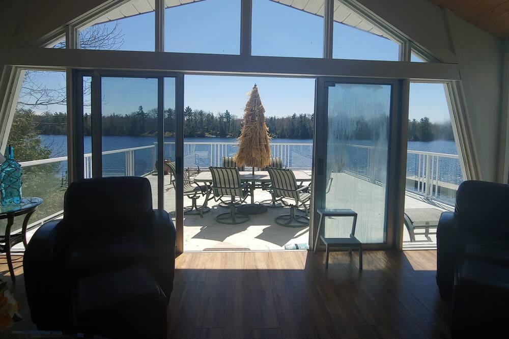 Photo of Patio Balcony in Georgian Bay