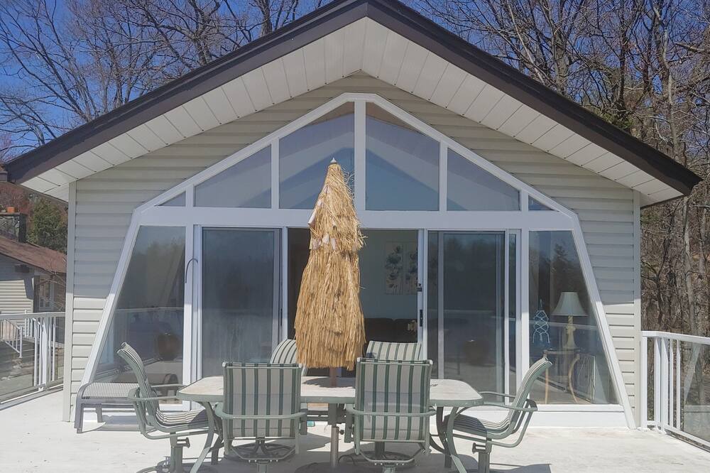 Photo of Patio Balcony in Georgian Bay