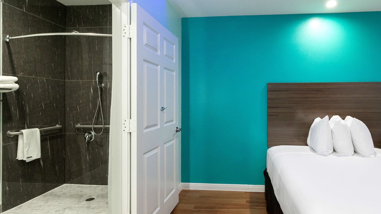 Photo of Bathroom in FM 1960