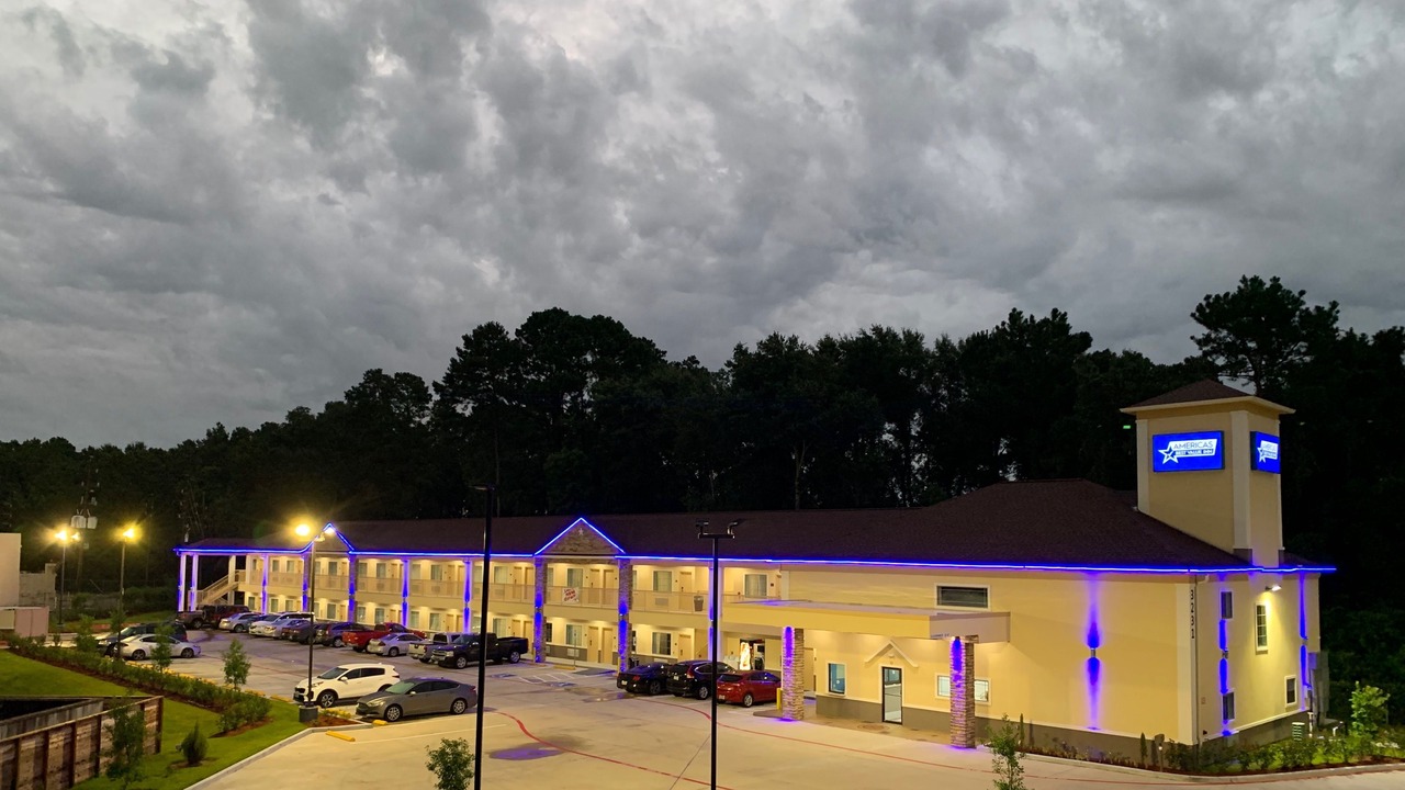Photo of Outdoor in FM 1960