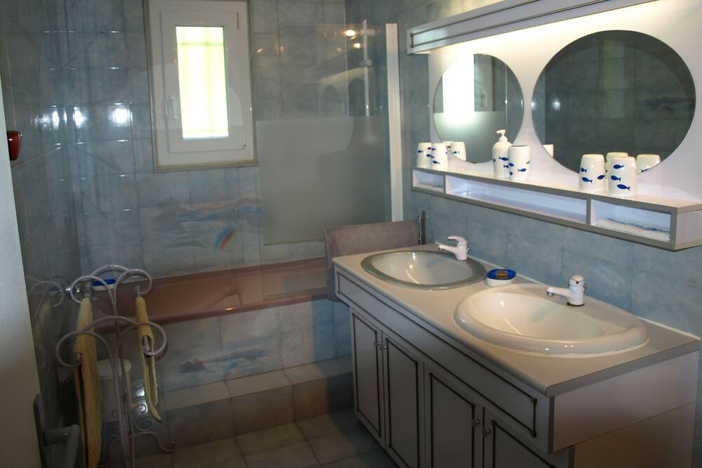Photo of Bathroom in Generac