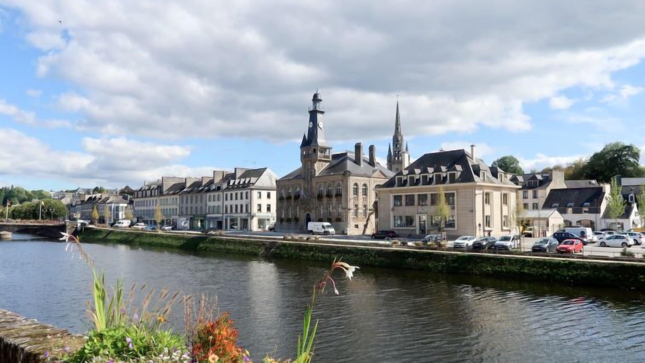 Photo of Outdoor in Cast