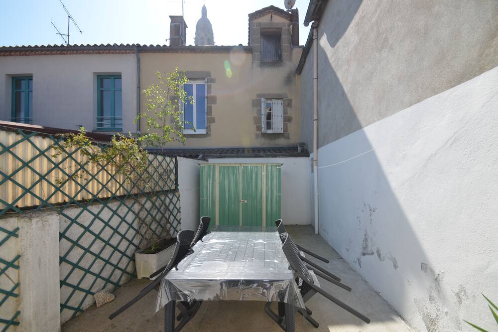 Photo of Patio Balcony in Saint-Laurent-sur-Sevre
