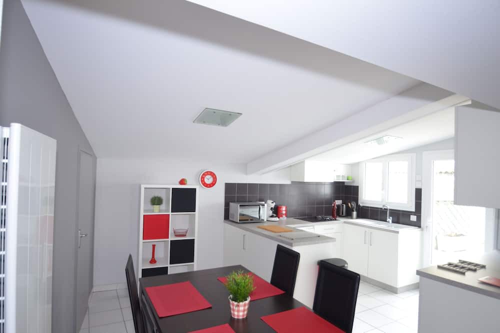 Photo of Kitchen in Saint-Laurent-sur-Sevre