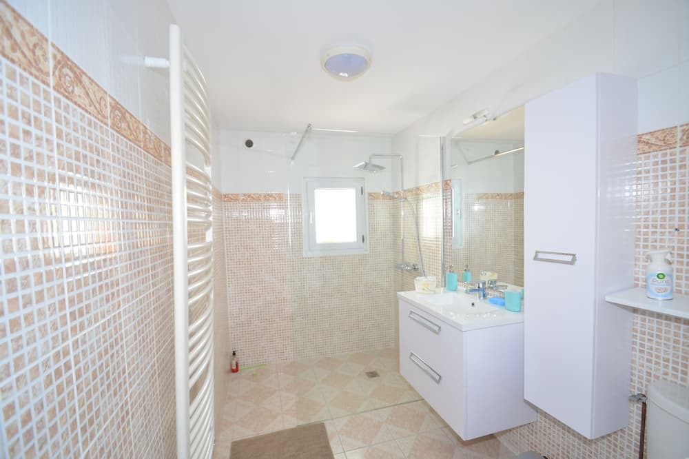 Photo of Bathroom in Saint-Laurent-sur-Sevre