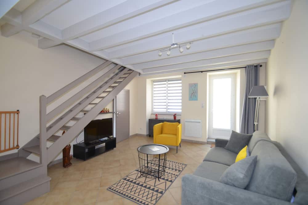 Photo of Livingroom in Saint-Laurent-sur-Sevre