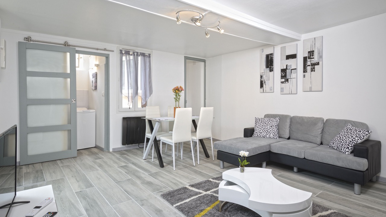 Photo of Livingroom in Laval