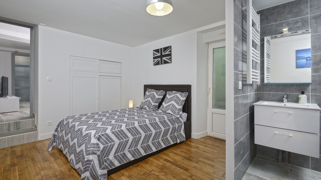 Photo of Bedroom in Laval