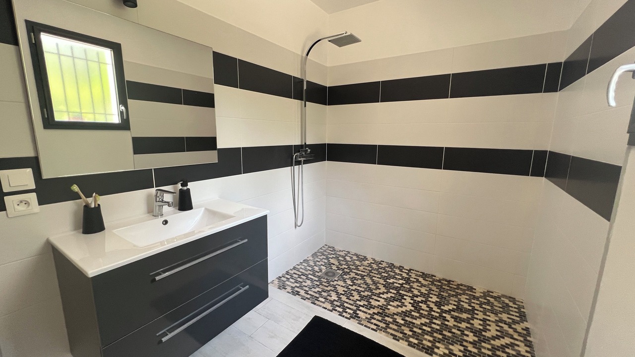 Photo of Bathroom in Saint-Andre-de-Cruzieres