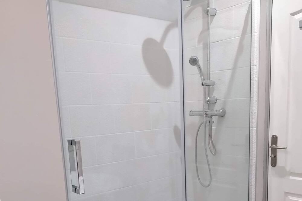 Photo of Bathroom in Longvilliers