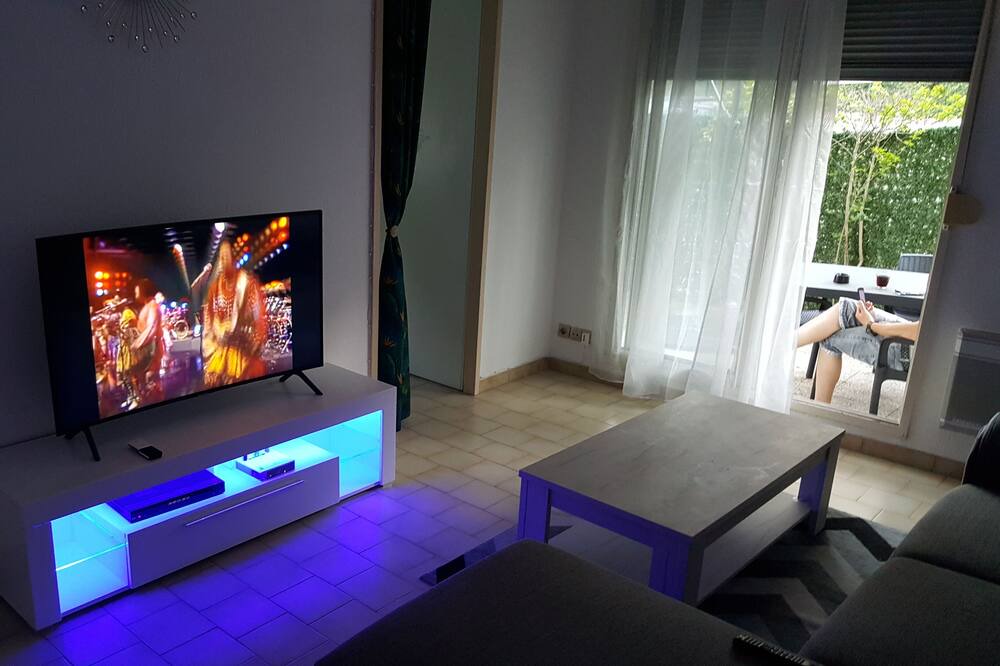 Photo of Livingroom in Residence Las Rebes Batiment