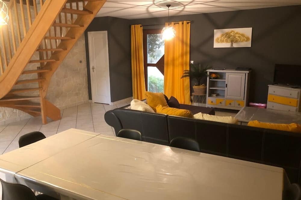 Photo of Others in Thure