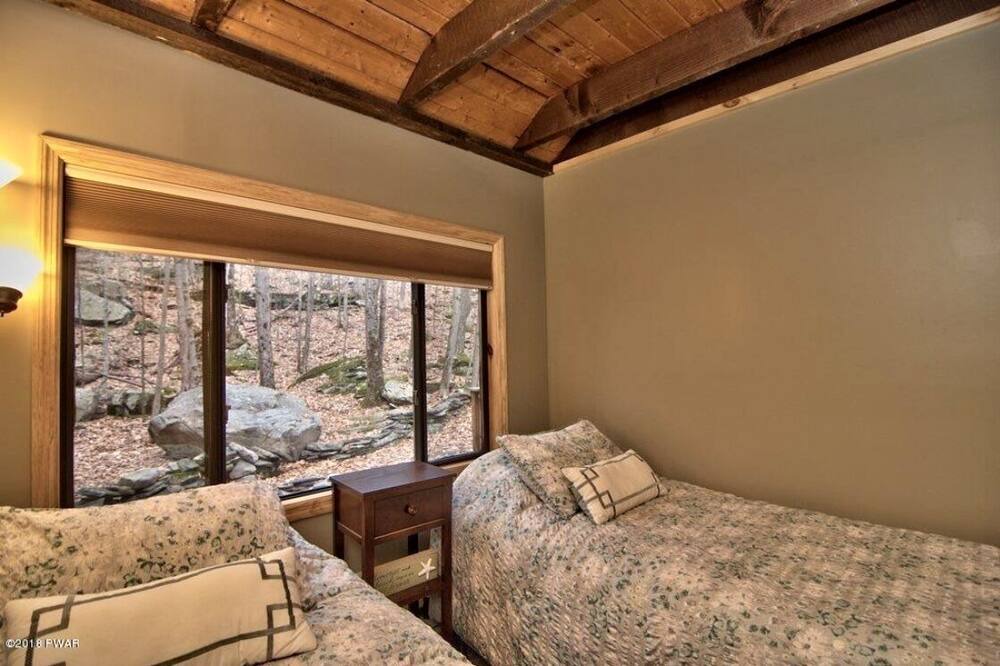 Photo of Bedroom in Lake Ariel