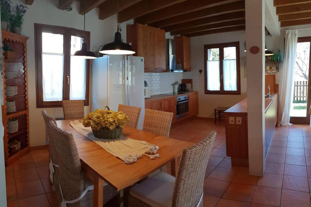 Photo of Kitchen in Err