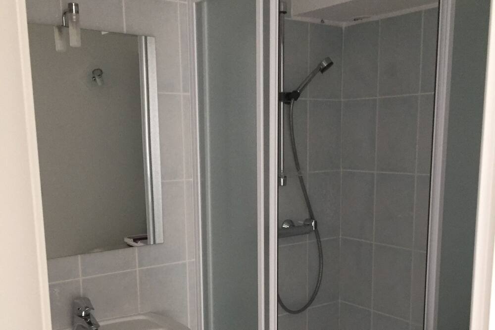 Photo of Bathroom in Grues