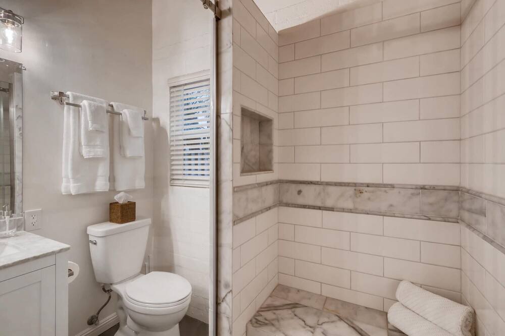 Photo of Bathroom in South Mission Beach