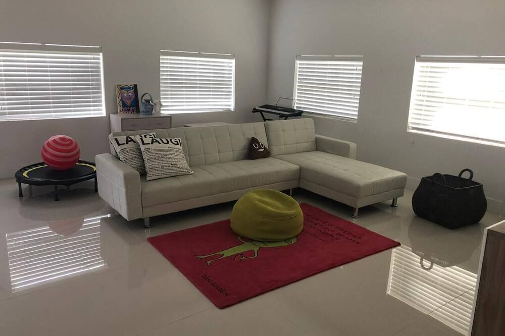 Photo of Livingroom in Miramar