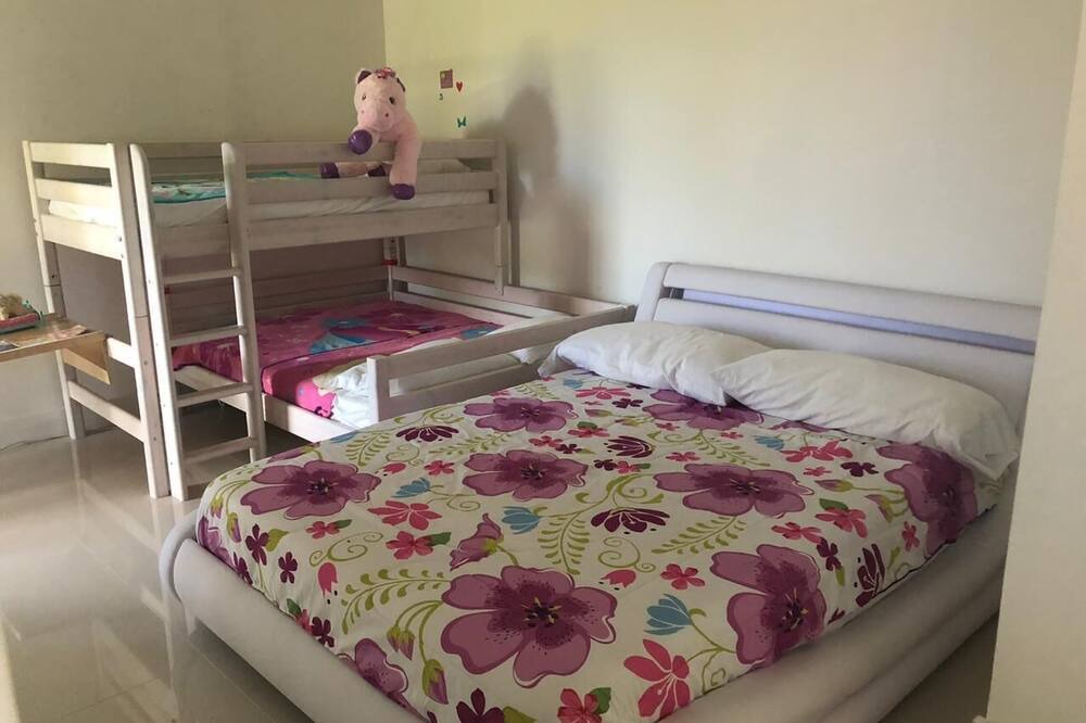 Photo of Bedroom in Miramar