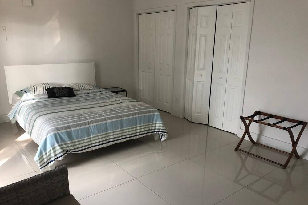 Photo of Bedroom in Miramar