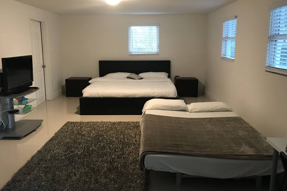 Photo of Bedroom in Miramar