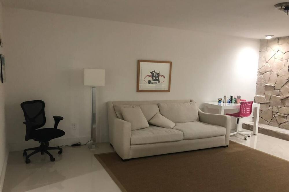 Photo of Livingroom in Miramar