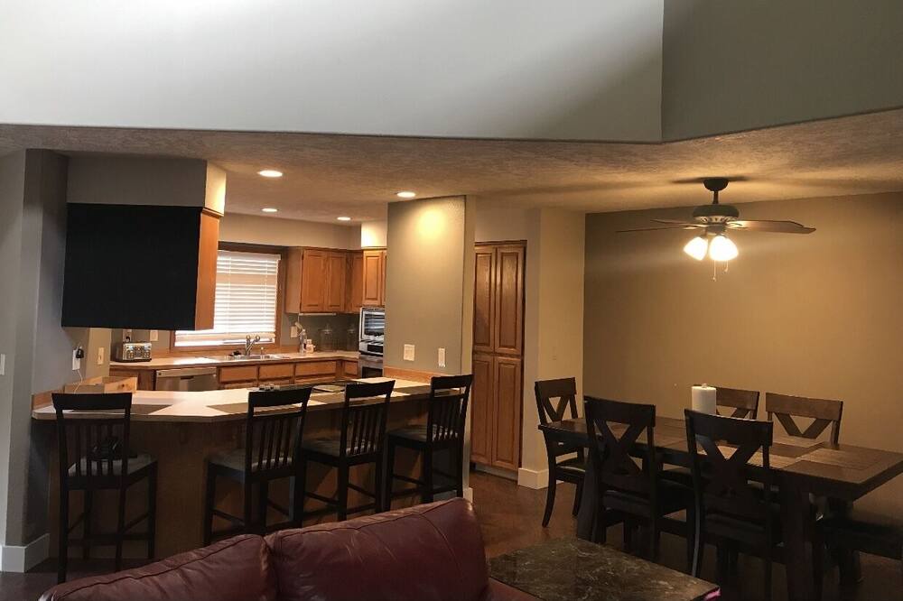 Photo of Livingroom in Warrenton