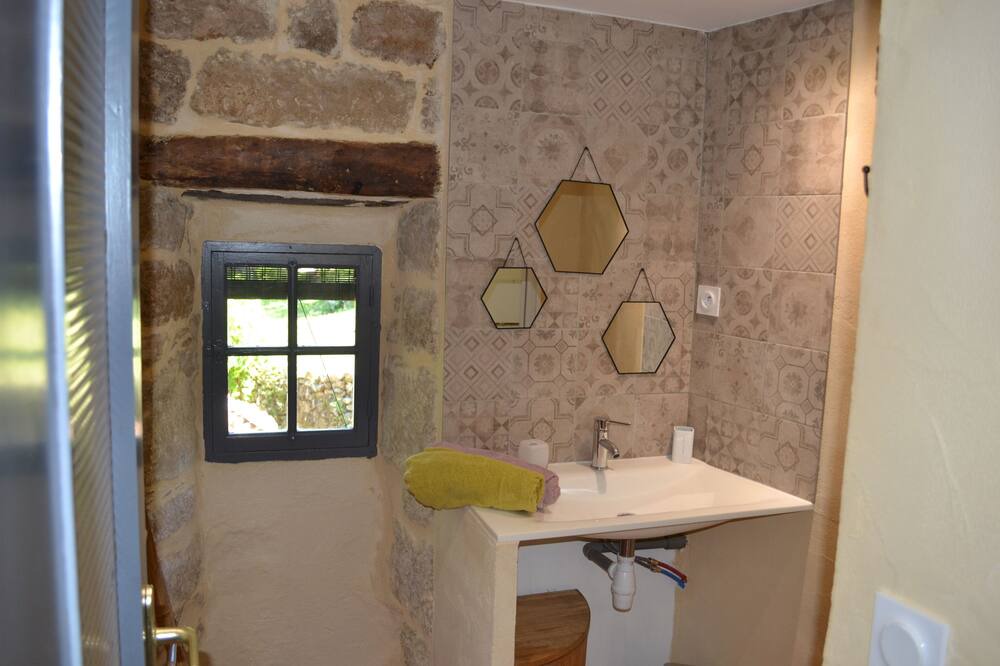 Photo of Bathroom in Faugeres
