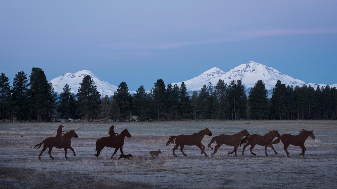 Photo of Others in Sisters