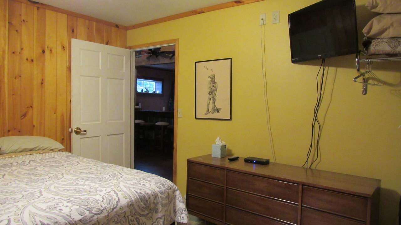 Photo of Bedroom in Mannford
