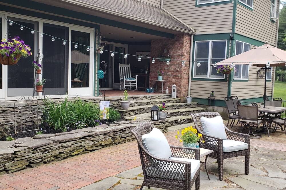 Photo of Patio Balcony in Huntington Mills