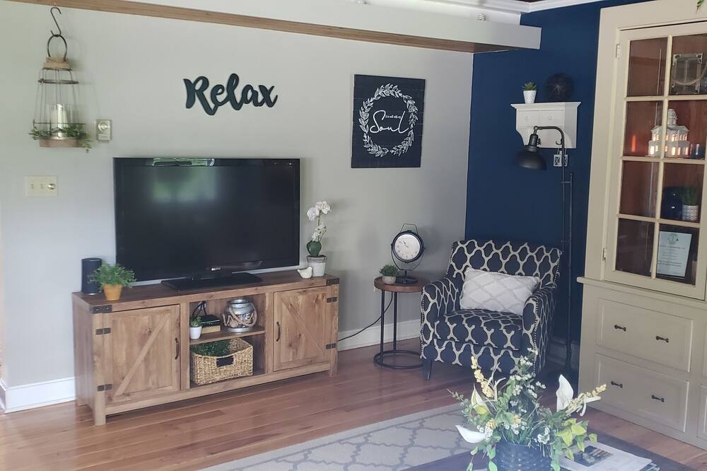 Photo of Livingroom in Huntington Mills