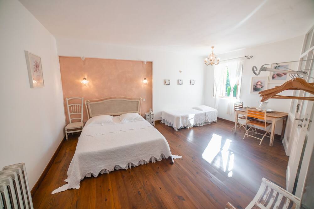 Photo of Bedroom in Carcassonne